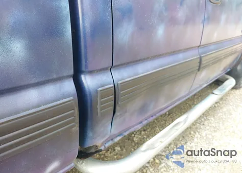 2001 Chevrolet Silverado 1500 Lt z USA, uszkodzony, nr VIN 2GCEK19T011291107